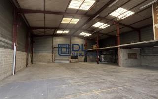 Entrepôt à louer à Élancourt - 948 m²