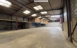 Entrepôt à louer à Élancourt - 948 m²