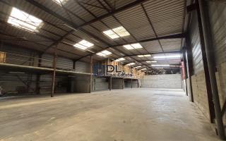 Entrepôt à louer à Élancourt - 948 m²