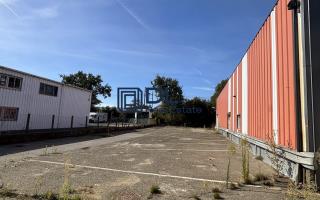 Entrepôt à louer à Coignières - 551 m²