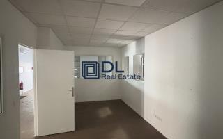 Entrepôt à louer à Coignières - 551 m²