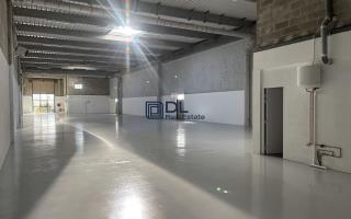 Entrepôt à louer à Coignières - 432 m²