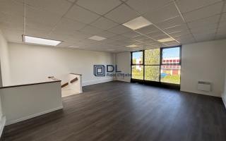 Entrepôt à louer à Coignières - 882 m²