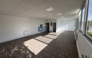 Entrepôt à louer à Coignières - 443 m²