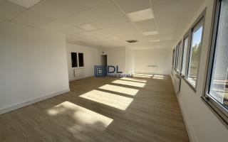 Entrepôt à louer à Coignières - 443 m²