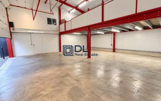 Entrepôt à vendre à Brie-Comte-Robert - 320 m²