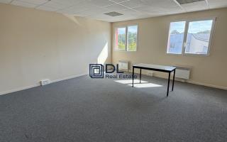 Entrepôt à louer à Valenton - 200 m²
